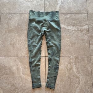 Peached by Nellie Scrutch Booty leggings size M (small) Olive Tie Dye